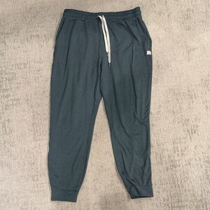Women’s Green Cropped Vuori Jogger Pants